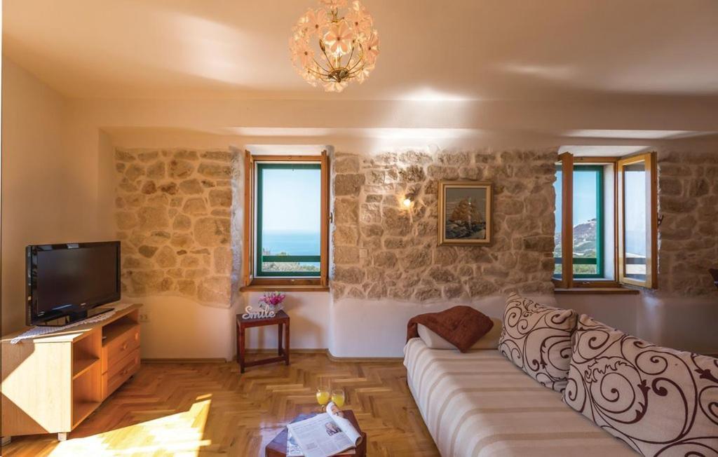 Vacation Apartments Feniks Tučepi Esterno foto