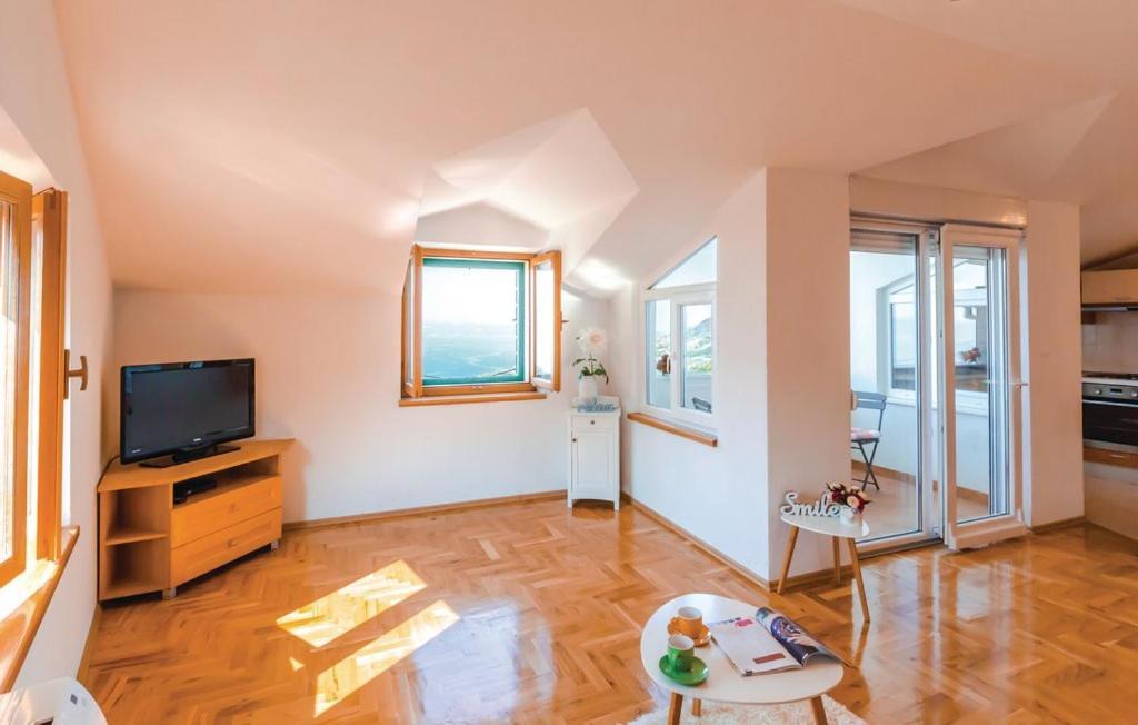 Vacation Apartments Feniks Tučepi Esterno foto