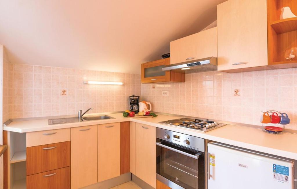 Vacation Apartments Feniks Tučepi Esterno foto