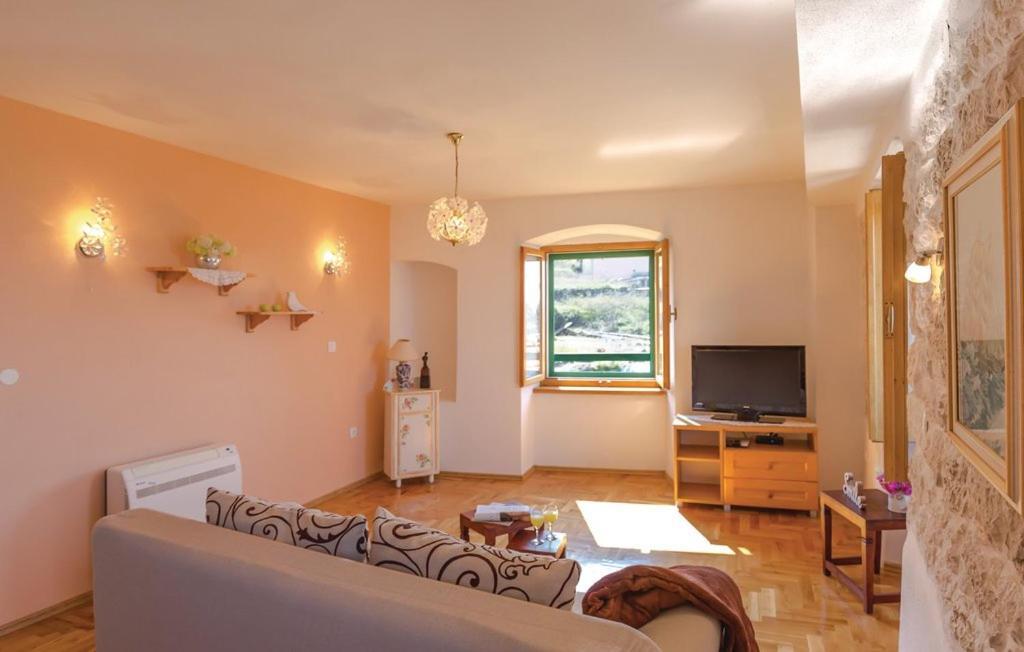 Vacation Apartments Feniks Tučepi Esterno foto