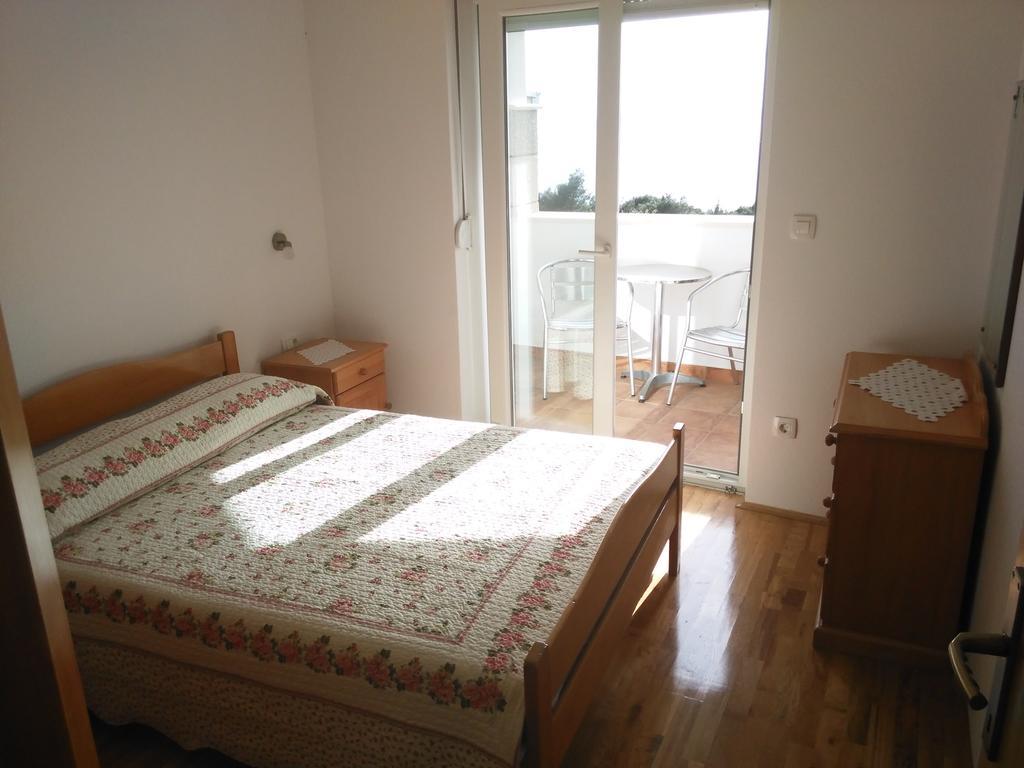 Vacation Apartments Feniks Tučepi Esterno foto