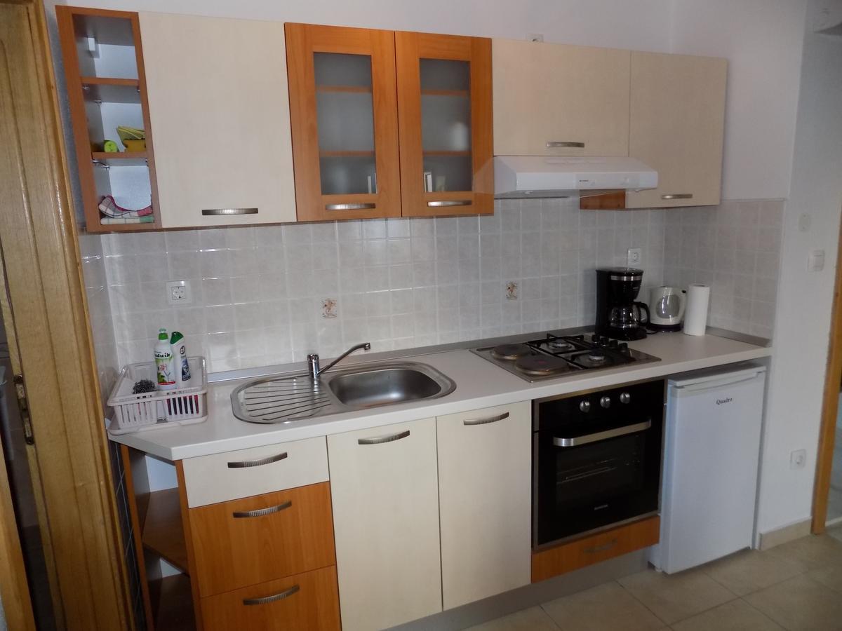 Vacation Apartments Feniks Tučepi Esterno foto