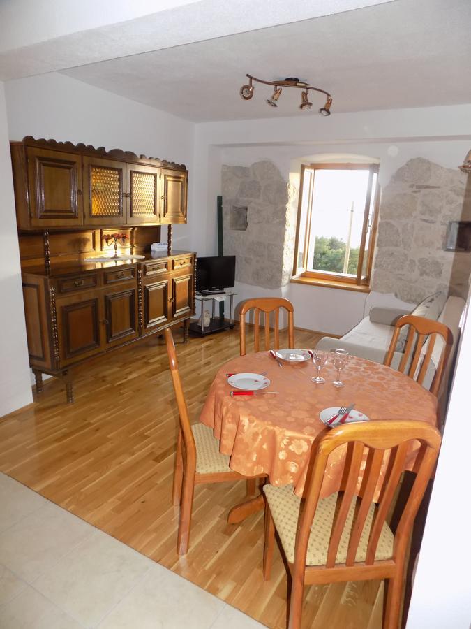 Vacation Apartments Feniks Tučepi Esterno foto